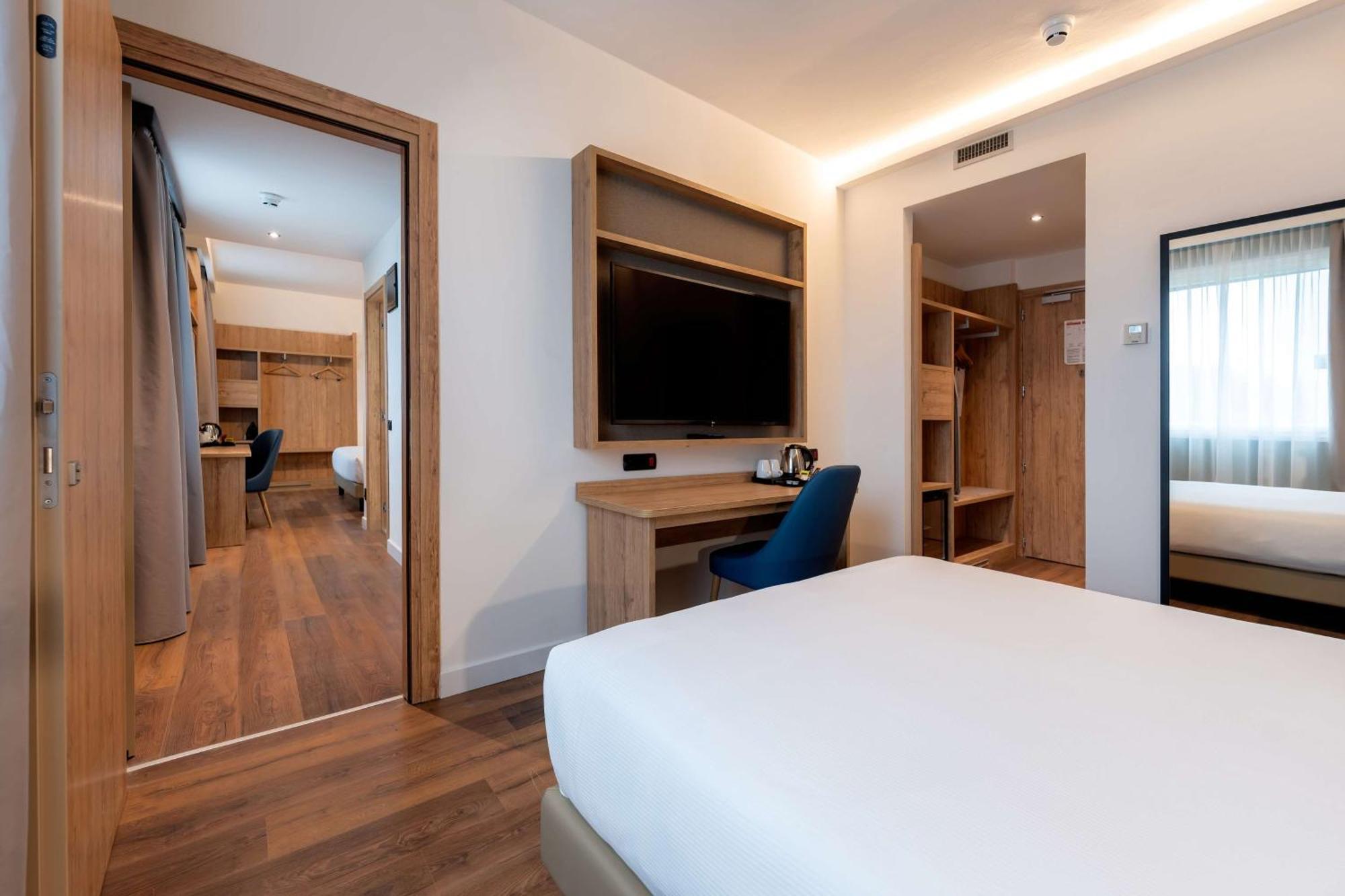 SHG Grand Hotel Milano Malpensa Somma Lombardo Exterior foto